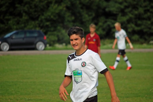 Lagkapten Almin Masic kan glädja sig över ett mål mot BK Forward och över att hans lag spelar regionalt nästa år. Fast då är det inte säkert att Almin är med - han spelar nämligen redan med 98-orna.