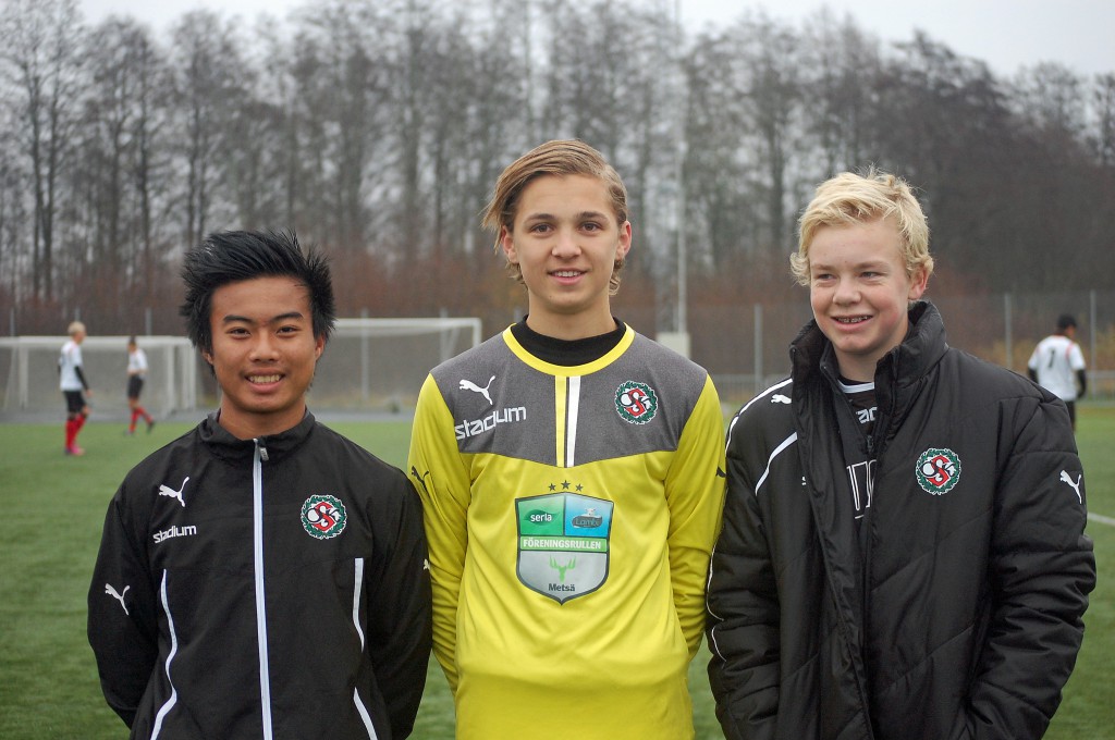 Burin Jankaew (1 mål), Adam Nilsson (bland annat straffräddning) och Pontus Bergström (två straffmål) låg bakom ÖSKs seger mot Älvsjö.