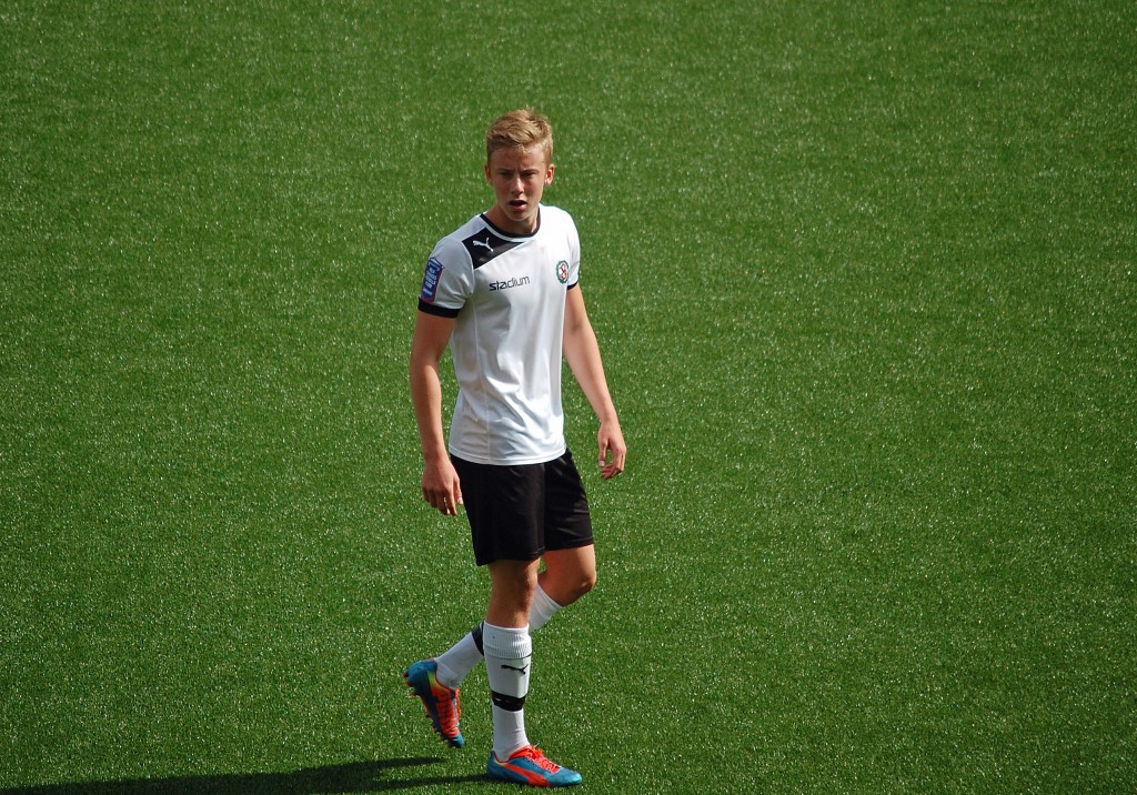 Jonathan Lundberg blev ÖSKs segerorganisatör med ett mål och en målgivande passning då Assyriska FF besegrades med 2-1.