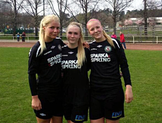 Emma Tivemo, Sara Sandberg och Hannah Uhlan gjorde Söders mål mot Nyköping. (Foto: Bermudabenny (?).