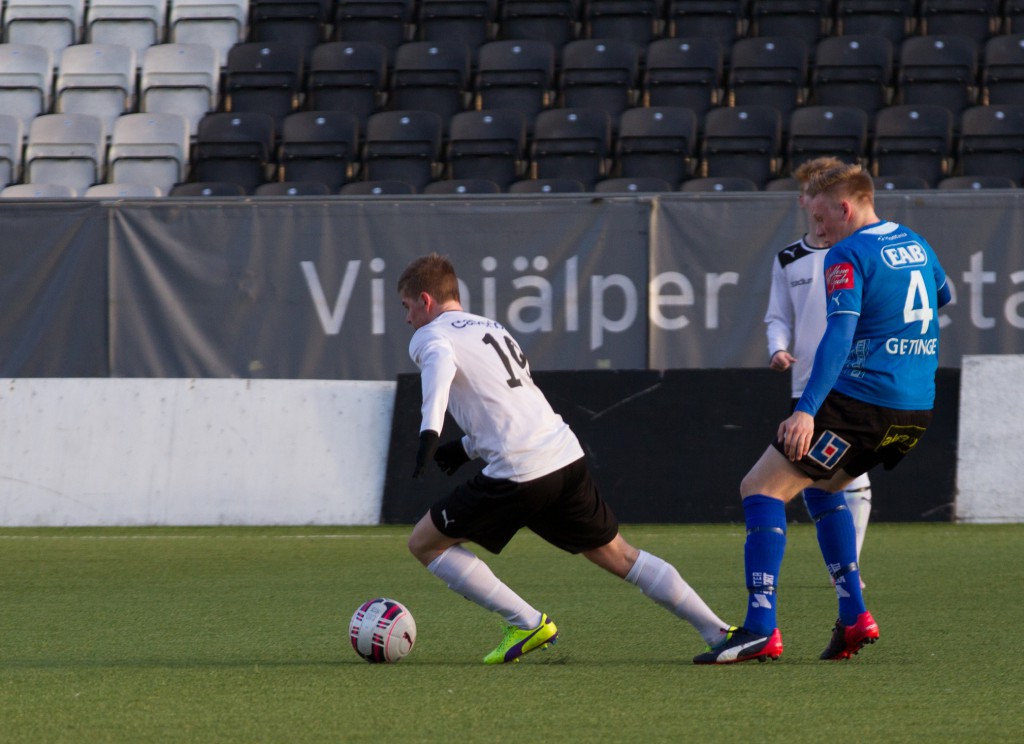 Kevin Johansson s två mål blev tungan på vägen då ÖSK U19 besegrade FC Värmbol.