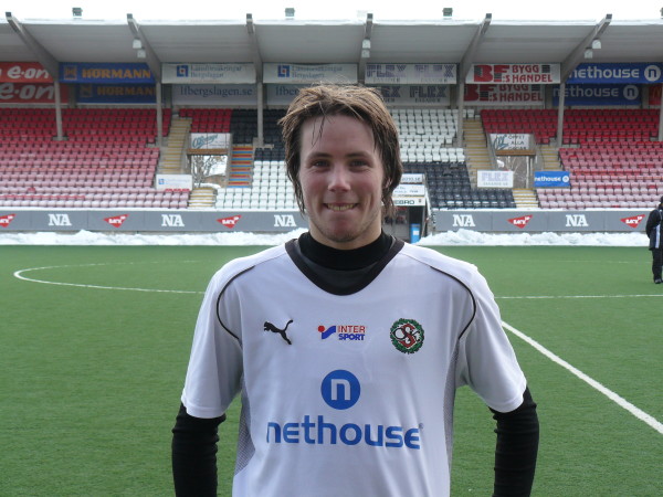 Viktor Lindqvist gör mål igen för ÖSK. (Bilden från februari 2010).