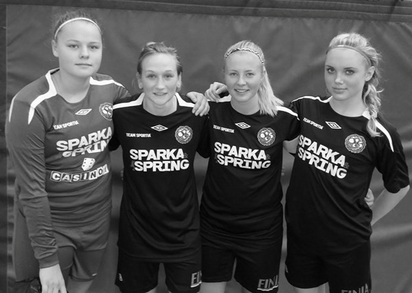Stina Koskilampi och de tre målgörarna mot IFK Kumla. (Foto: ÖSK Söder Dam).