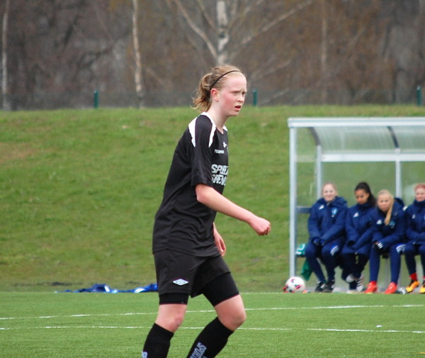 Emma Östlunds snabba mål gav ÖSK Söder en bra grund att jobba på.
